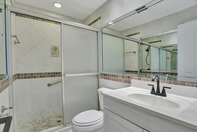 Foto del edificio - 257 South Cypress Road Apt #439, Pompano B...
