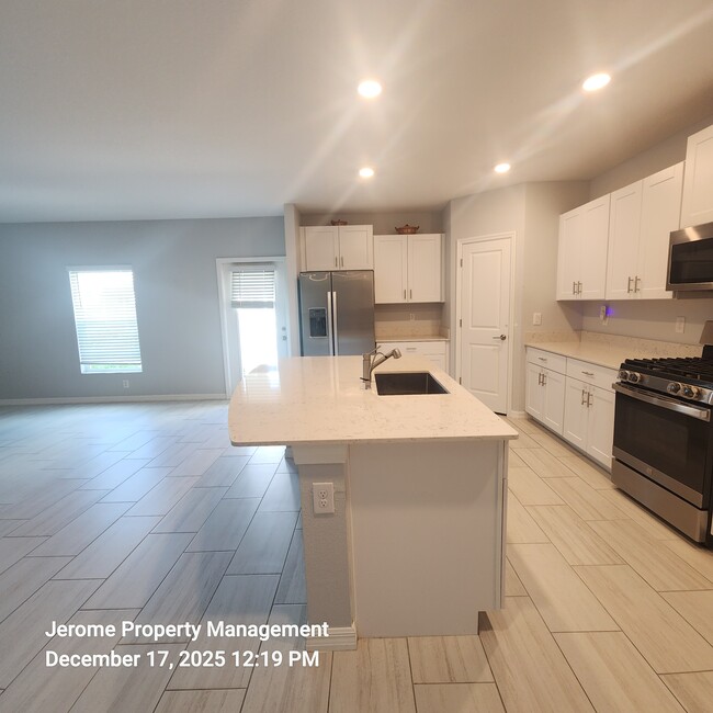 Foto del edificio - 2546 Leonia Ln