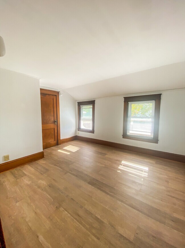 Foto del edificio - 8 Howe St