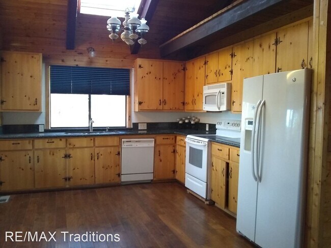 Building Photo - 2 br, 1 bath House - 1540 Falcon Ln