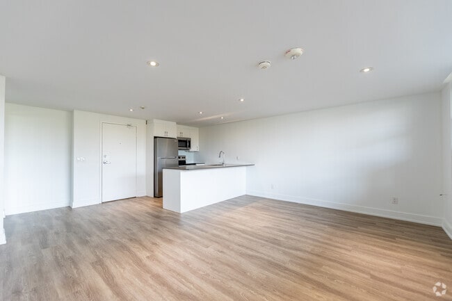 2BR, 1BA - Living Room - 2737 Kipling Avenue