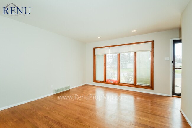 Foto del edificio - 1125 Florland Dr