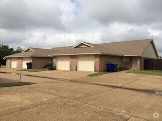 Building Photo - 1619 Breezy Dr