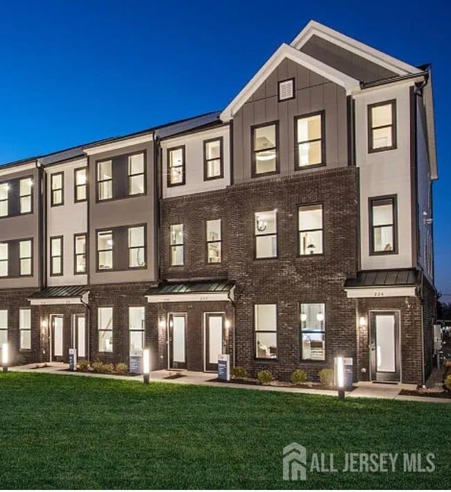 Building Photo - 307 Peyton Pl