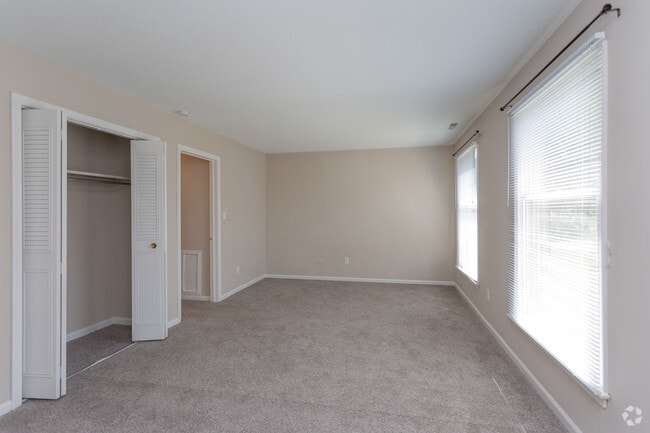 1BR, 1BA - Triphammer Apartments