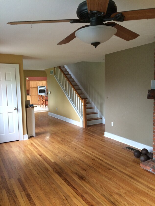 Primary Photo - 111 Spring Hill Lane
