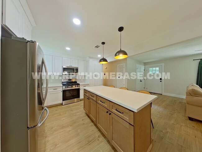 Foto del edificio - Charming Fully Renovated Home in Mary Esth...