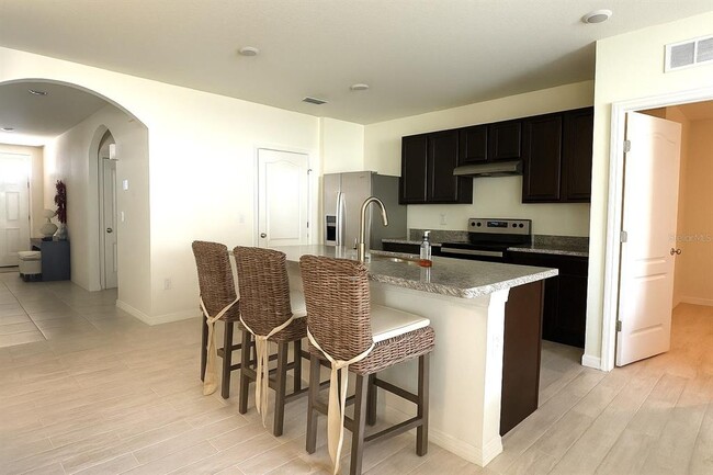 Building Photo - 324 Sofia Ln