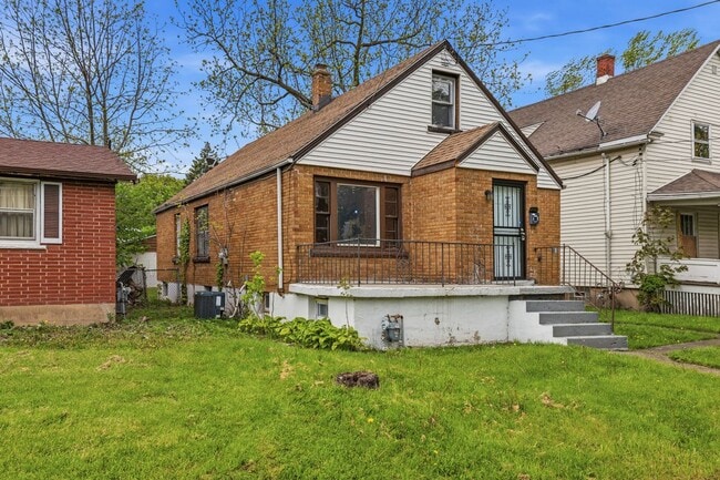 Building Photo - 414 18th St