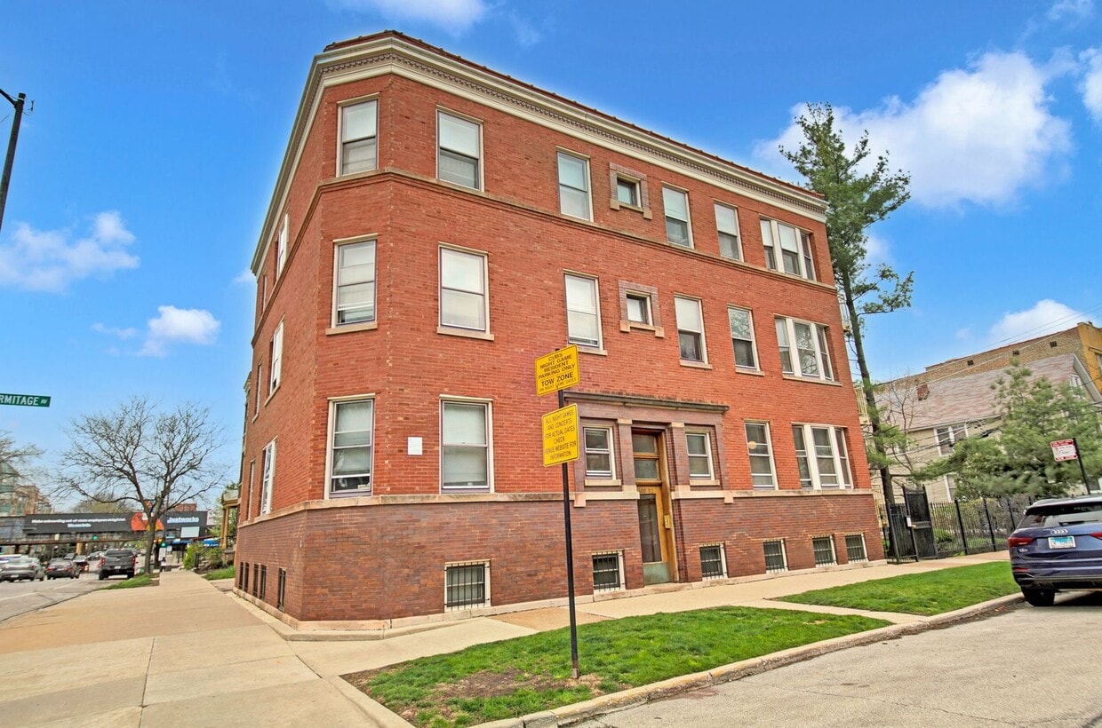 Primary Photo - 3600 N Hermitage Ave