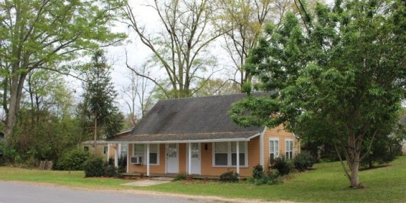 Primary Photo - 201 E Pine Street