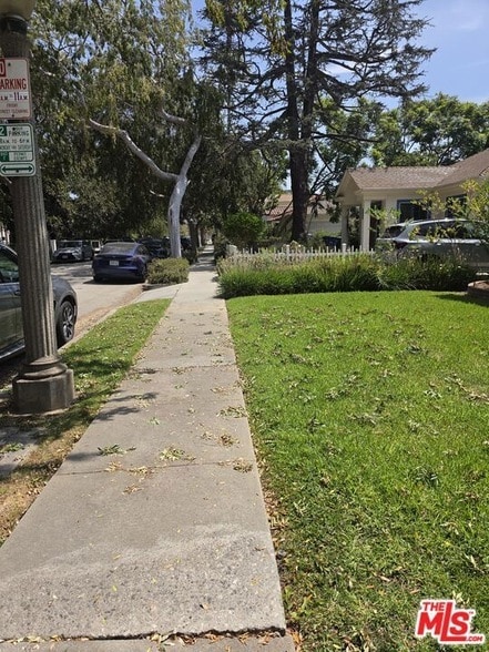 Building Photo - 10842 Oregon Ave