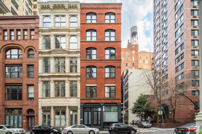 Building Photo - 77 White St