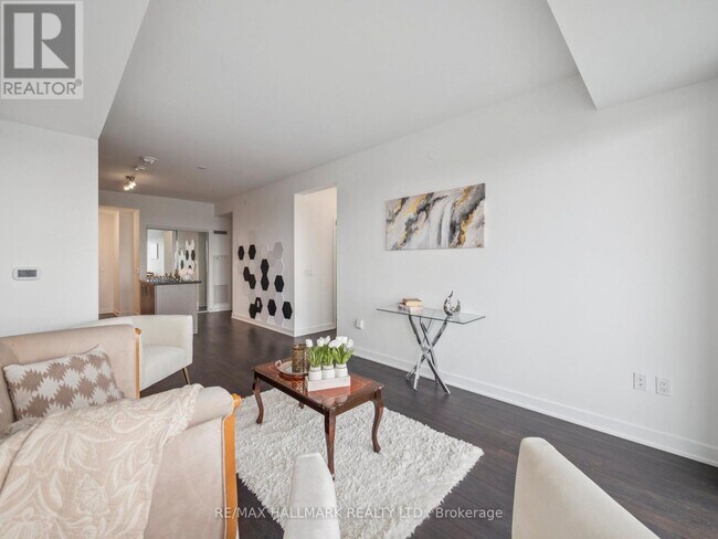 Building Photo - 105 Oneida Crescent