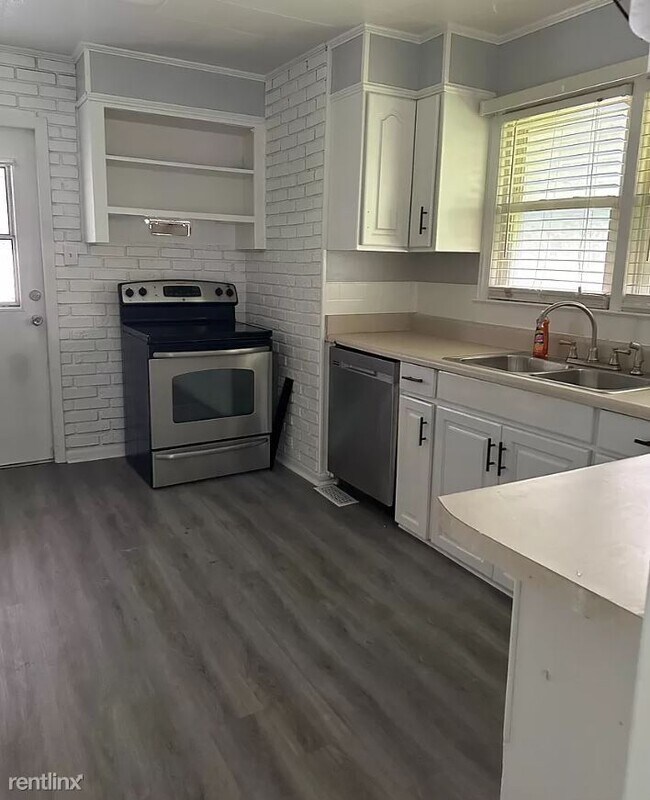 Building Photo - 3 br, 2 bath House - 1932 Satcher Boulevard