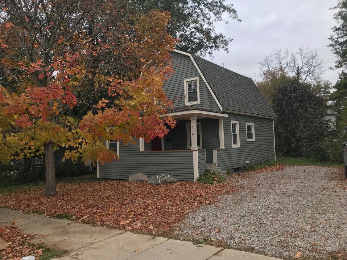 416 E Livingston St, Howell, MI 48843 House Rental in Howell, MI