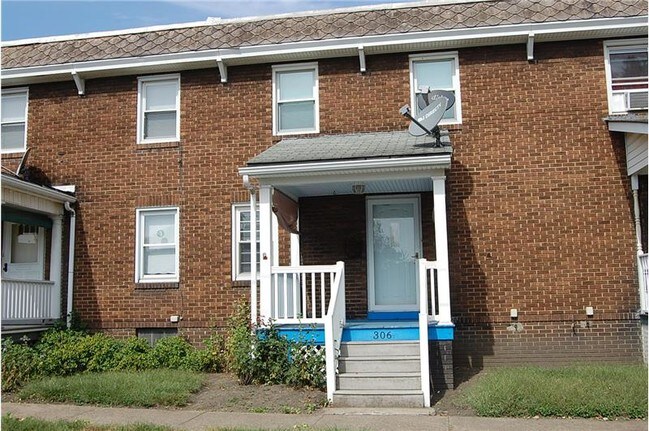 Building Photo - 306 Stewart St