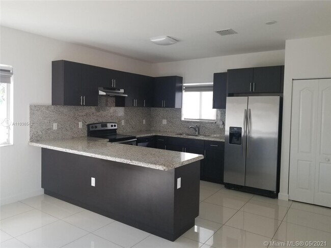 Foto del edificio - 1049 SW 11th St