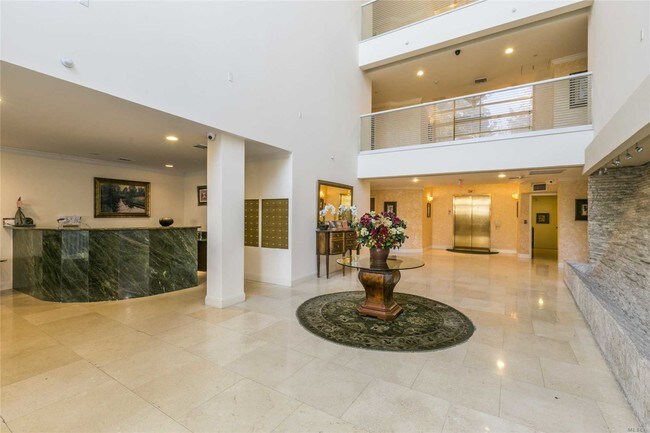 Foto del edificio - 171 Great Neck Rd