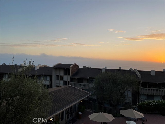 Foto del edificio - 6542 Ocean Crest Dr