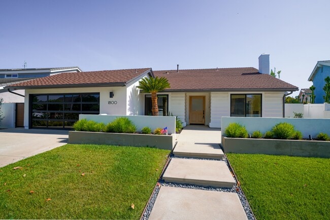 Photo - 1800 Oriole Dr (Costa Mesa, CA) House
