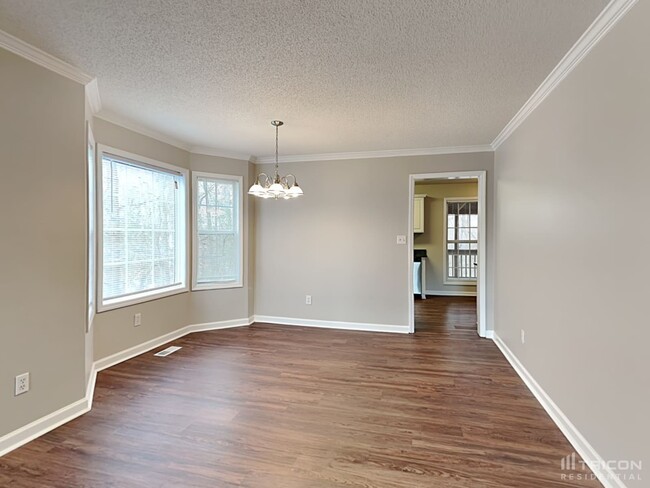 Building Photo - 5600 Lighthall Ln