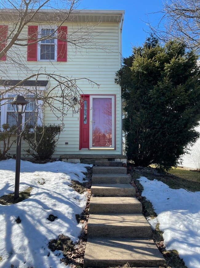 Building Photo - 534 Nicholas Ave