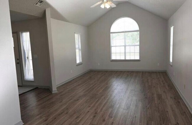 Foto del edificio - 1796 N Salem Rd