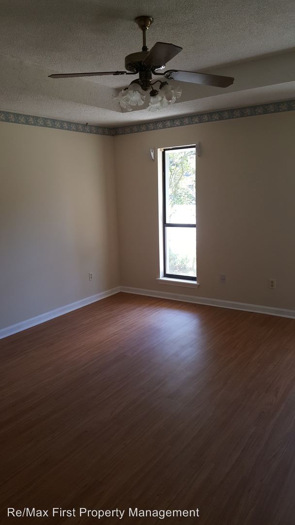 Building Photo - 3553 Cypress Park Dr