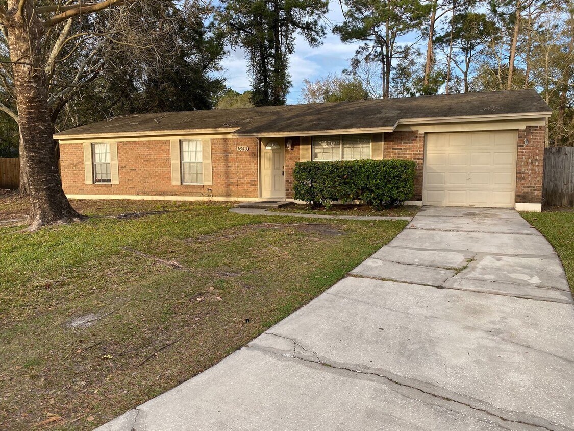 Primary Photo - 3 bedroom home in Greenwood!