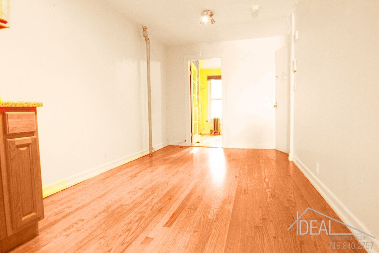 Foto principal - 296 15th St