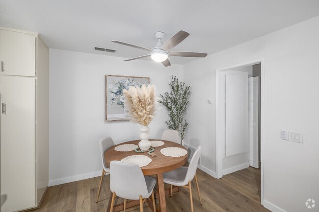 2BR, 2BA - 997SF - Dining Room - The Village