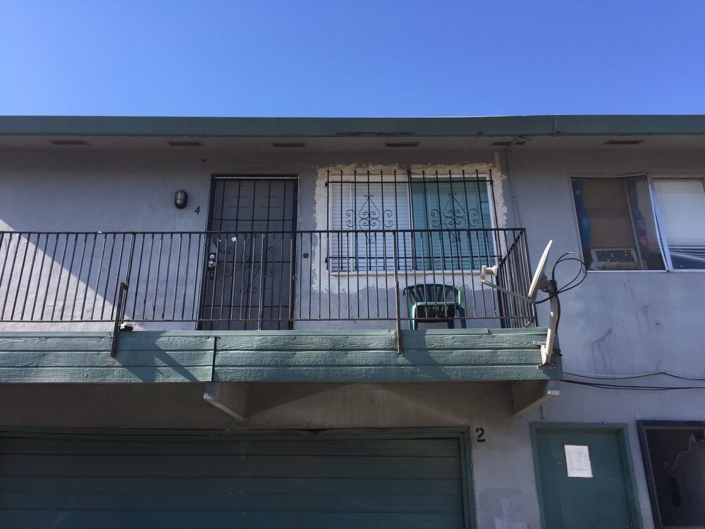 Building Photo - 4420 La Cresta Way
