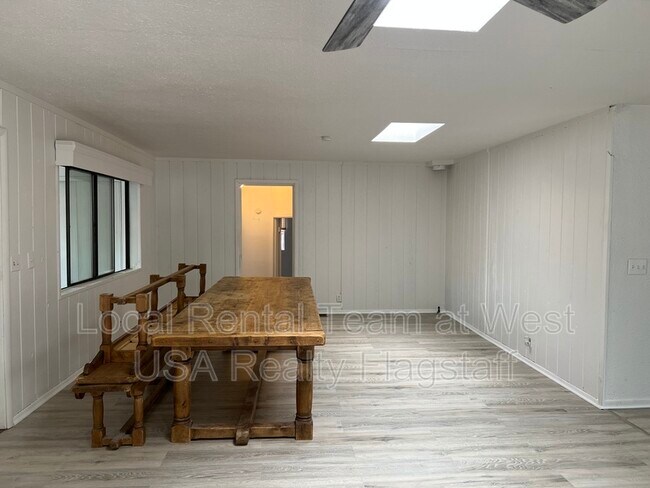 Building Photo - 2709 Bacobi Ovi