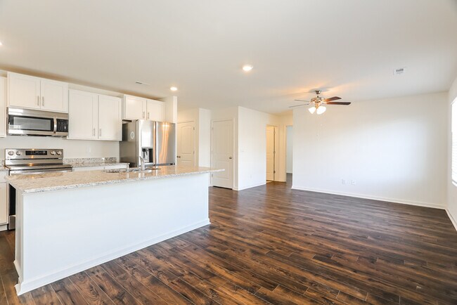 Building Photo - 5669 Timber Leaf Lp