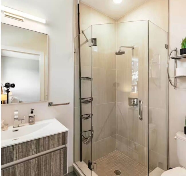 Ducha principal - 6401 Park Ave