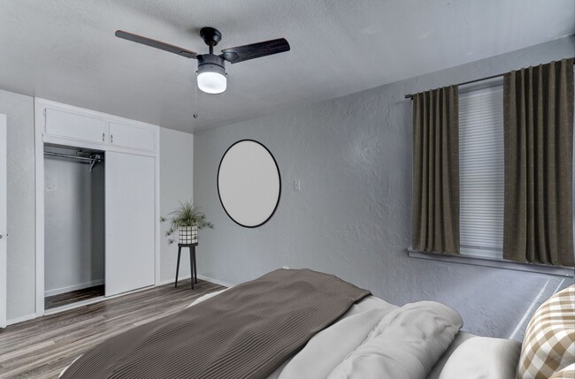 Building Photo - Newly Renovated  4 bedroom 1 bath