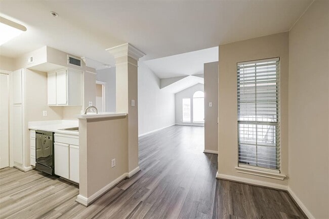 Building Photo - 3231 Allen Pkwy