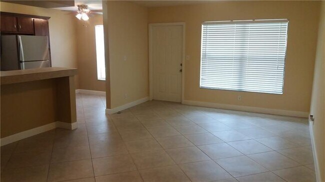 Foto del edificio - 5501 Courtyard Dr