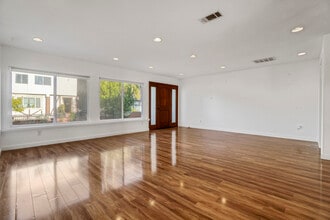 Building Photo - 38 Sunset Ave