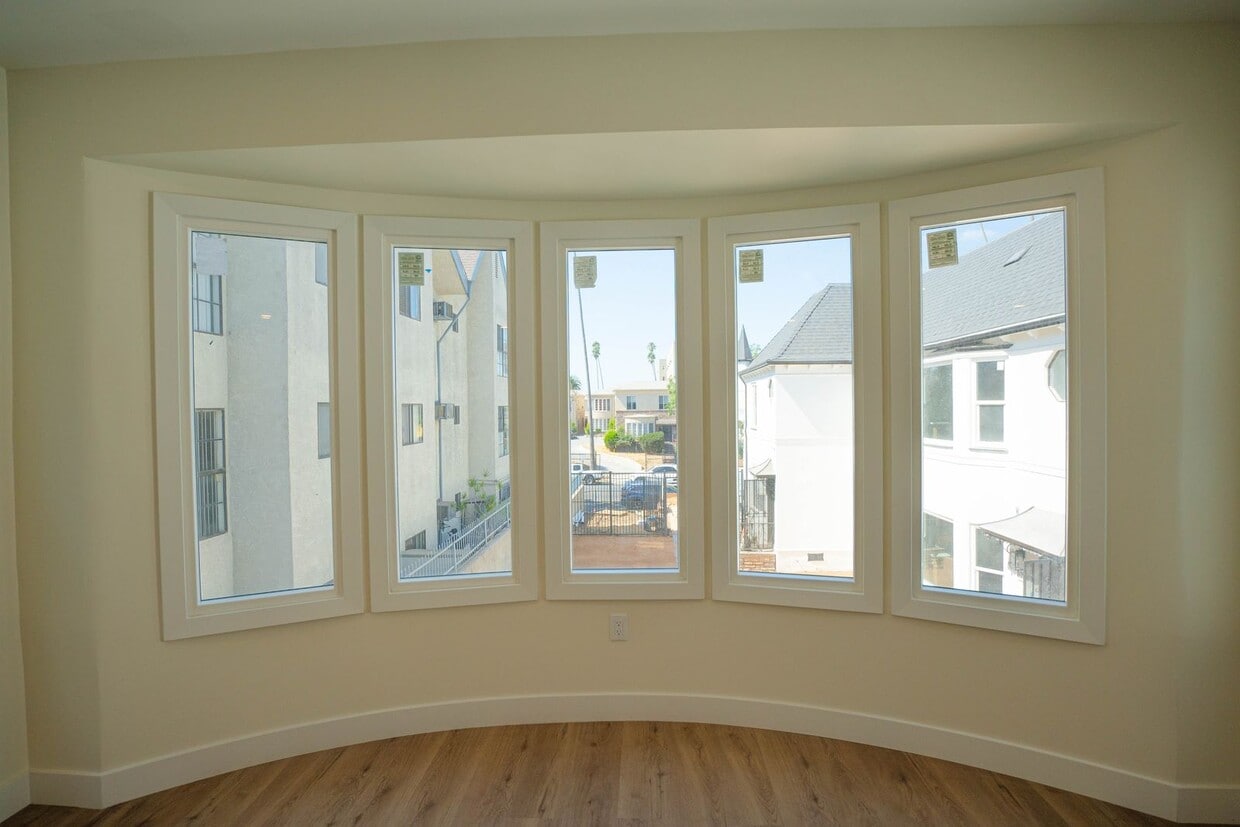 Foto principal - 1038 Westmoreland Ave
