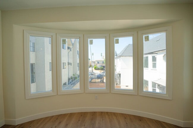 Photo - 1038 Westmoreland Ave Apartment
