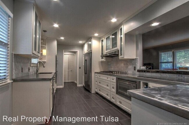Building Photo - 3 br, 2 bath House - 4305 S Braden Place