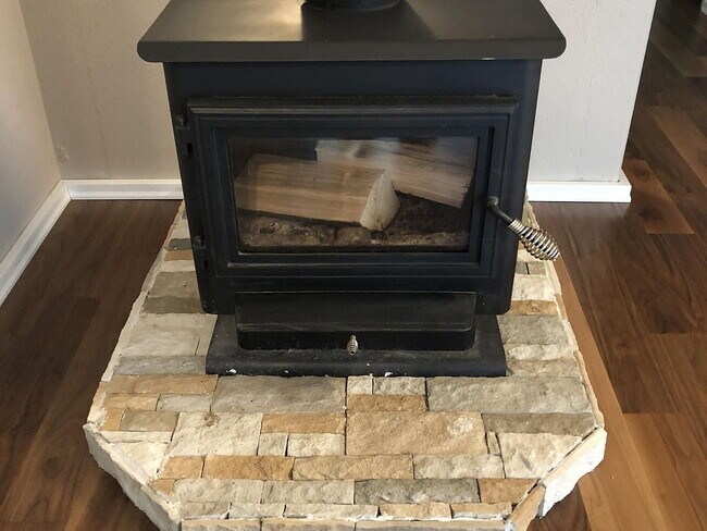 Foto del edificio - 3-Bed, 2-Bath Retreat in Scenic Eagle River, AK!"