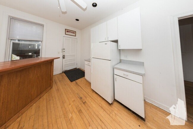 Foto del edificio - 2318 N Southport Ave