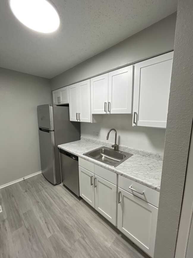 Platinum Unit Kitchen - Inwood Place