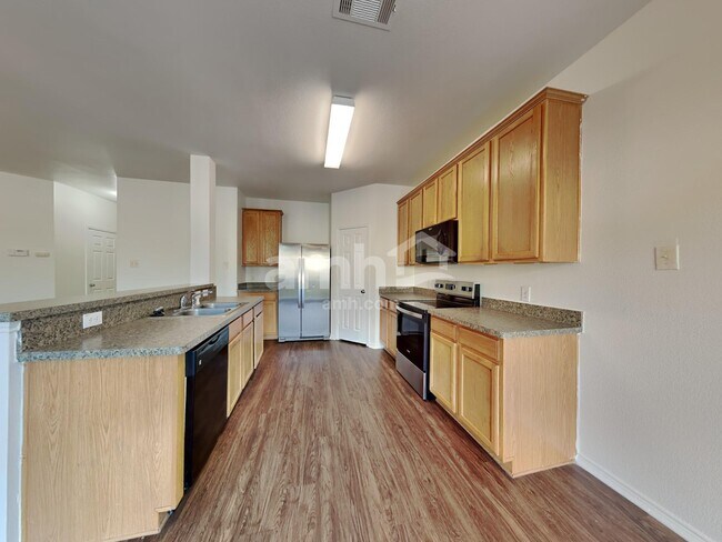 Building Photo - 10709 Vista Heights Blvd