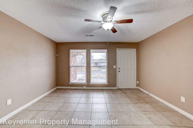 Building Photo - 3 br, 3 bath House - 120 W Waco Pl