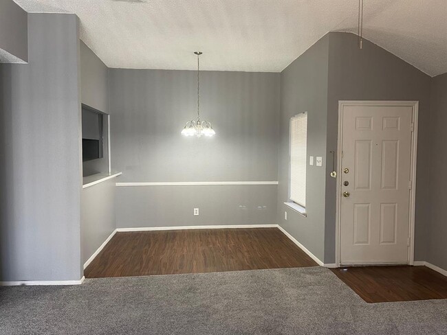 Building Photo - 2208 Millstone Dr