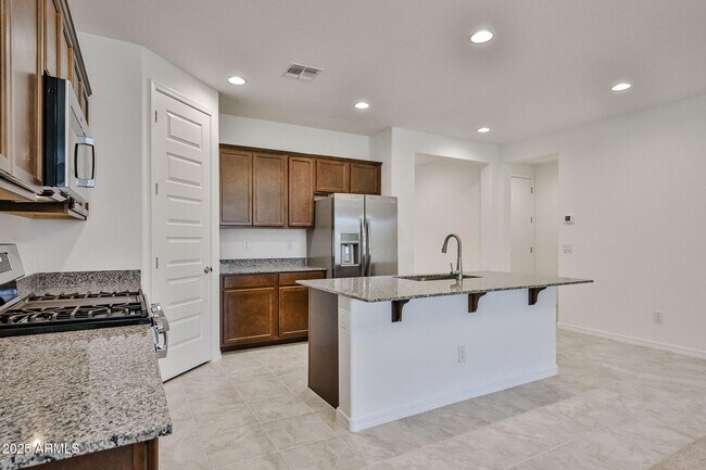 Building Photo - 8759 W Colter St